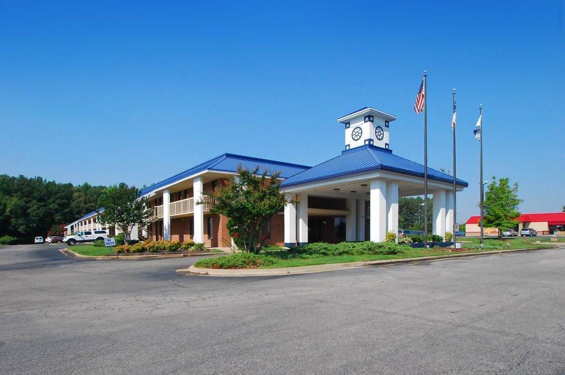 Отель Baymont By Wyndham Rocky Mount I-95 Экстерьер фото