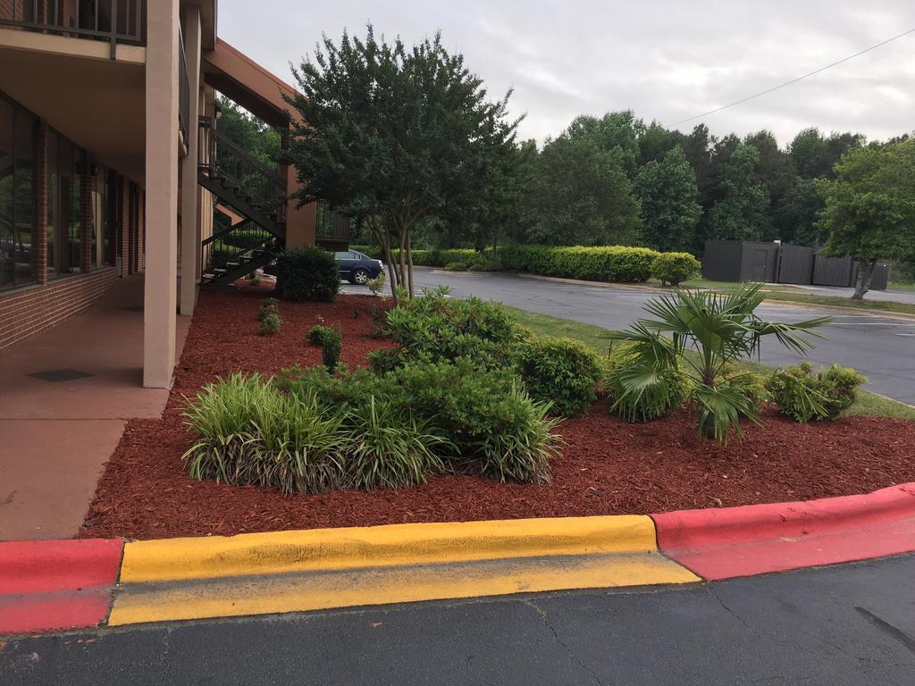 Отель Baymont By Wyndham Rocky Mount I-95 Экстерьер фото